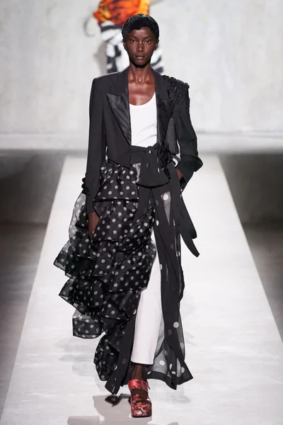 Look 12